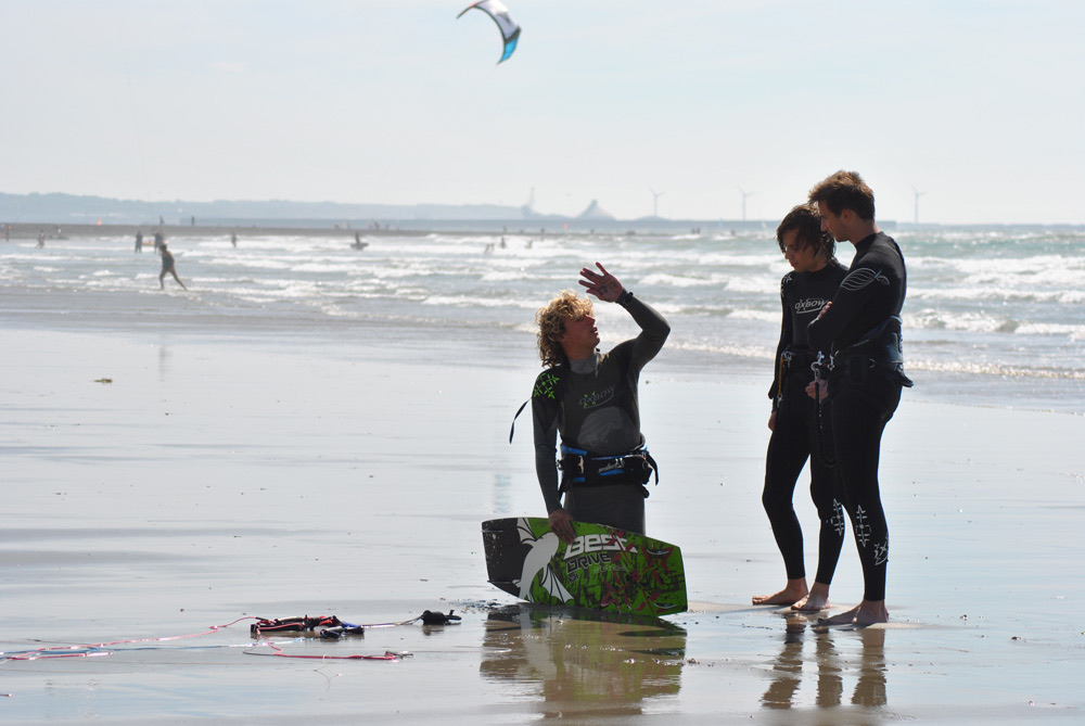 Kitesurfles van StevoKitesurf bij Side Shore Surfers in De Panne